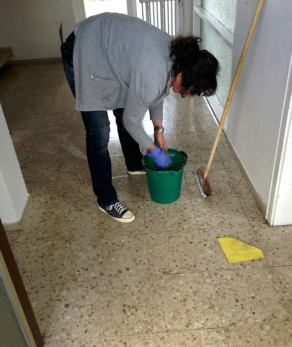 cleaning-lady-258520_1920